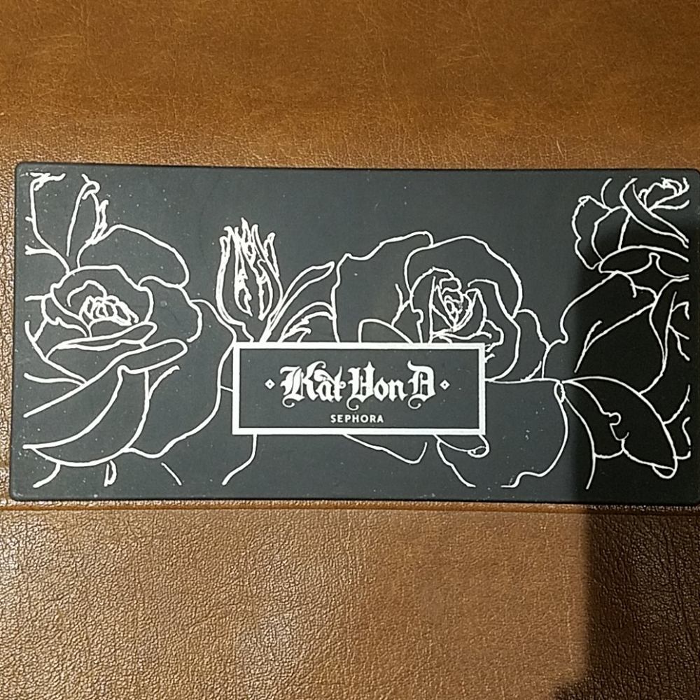 Kat von D eyeshadow palette